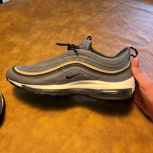 2017 Air Max 97 Premium 'Cool Grey
Mushroom' size 11.5 - Picture 6 of 10